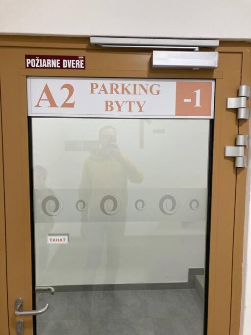 Komfortny Apartman A407 V Centre Nr, Bez Kuchyne, Parkovisko Zdarma Neutra Exterior foto