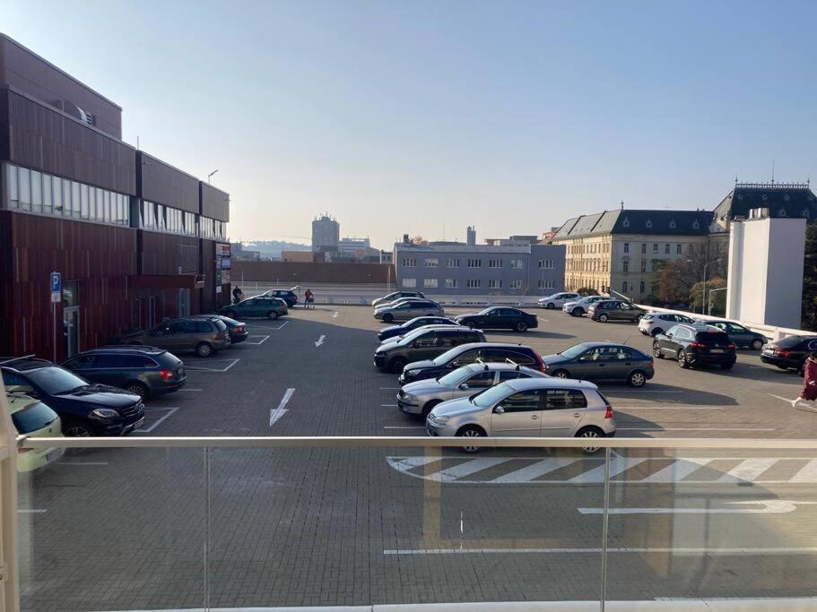 Komfortny Apartman A407 V Centre Nr, Bez Kuchyne, Parkovisko Zdarma Neutra Exterior foto