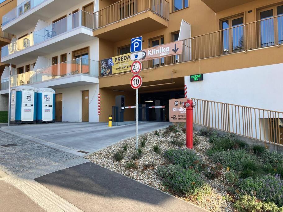 Komfortny Apartman A407 V Centre Nr, Bez Kuchyne, Parkovisko Zdarma Neutra Exterior foto